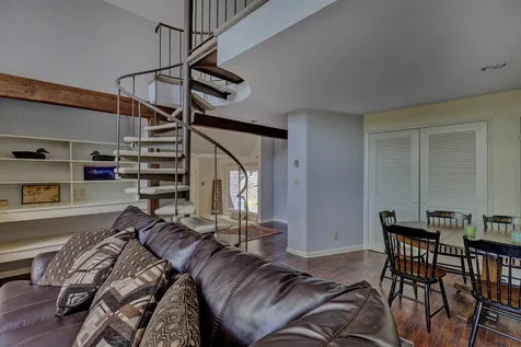 9 West Hill Road Sunapee NH 03782