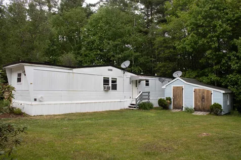 37 Willow Street Tilton NH 03276
