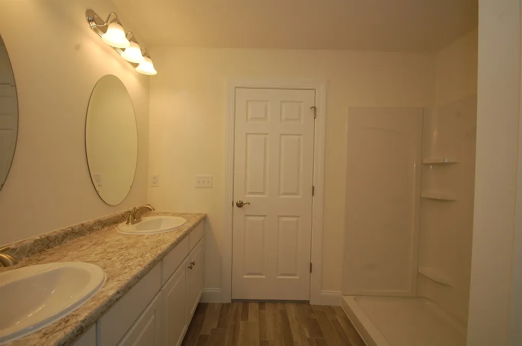 6 Sophie Circle Hooksett NH 03106