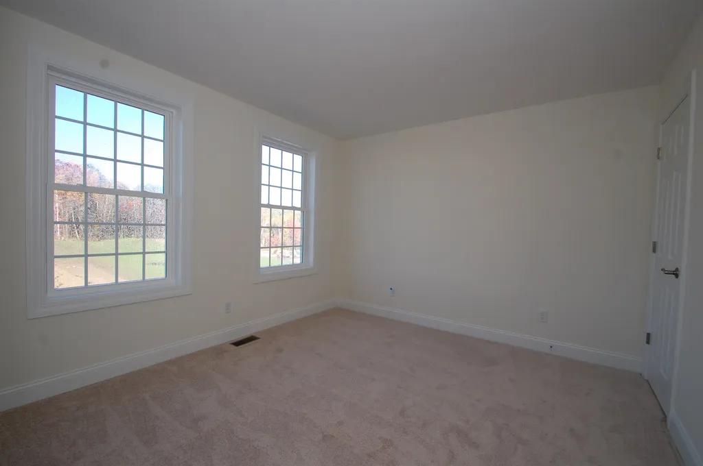 6 Sophie Circle Hooksett NH 03106