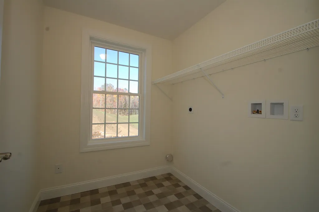 6 Sophie Circle Hooksett NH 03106