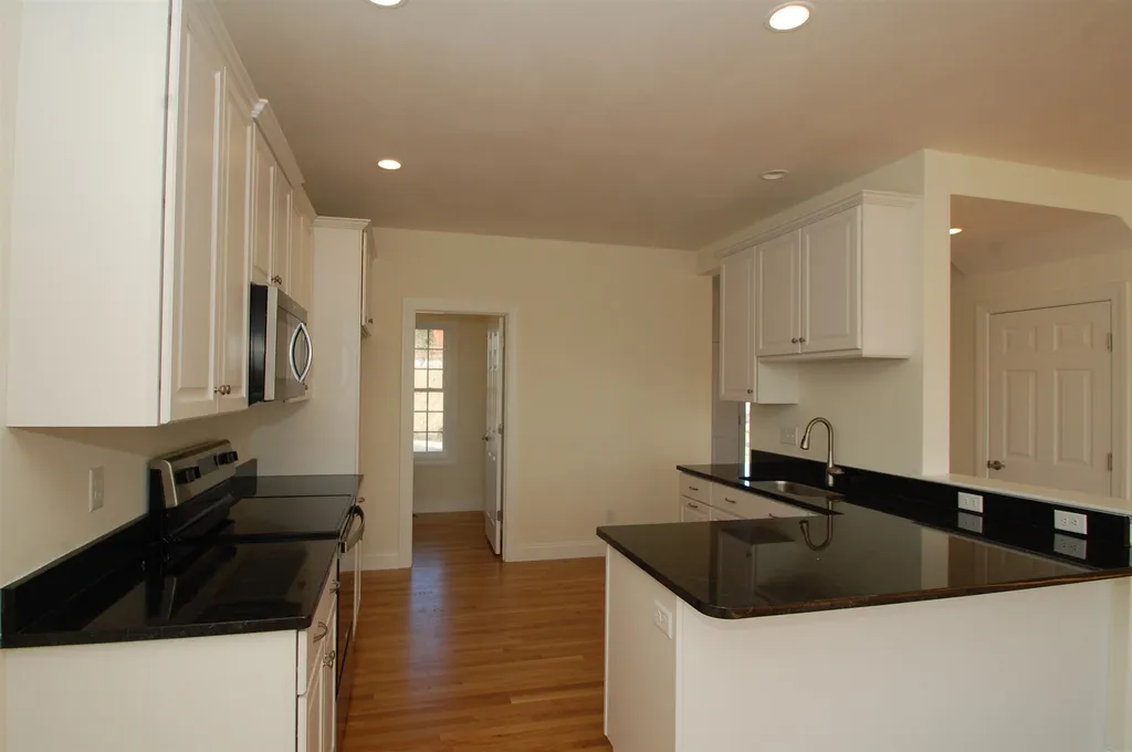 6 Sophie Circle Hooksett NH 03106