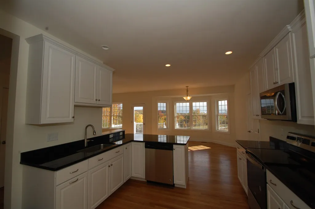 6 Sophie Circle Hooksett NH 03106