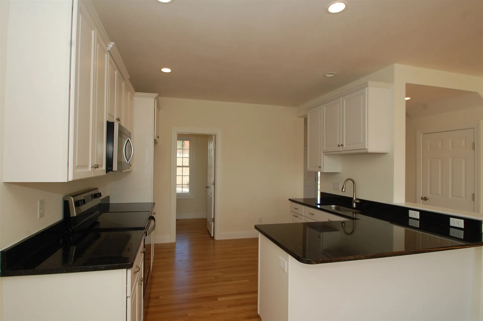 6 Sophie Circle Hooksett NH 03106