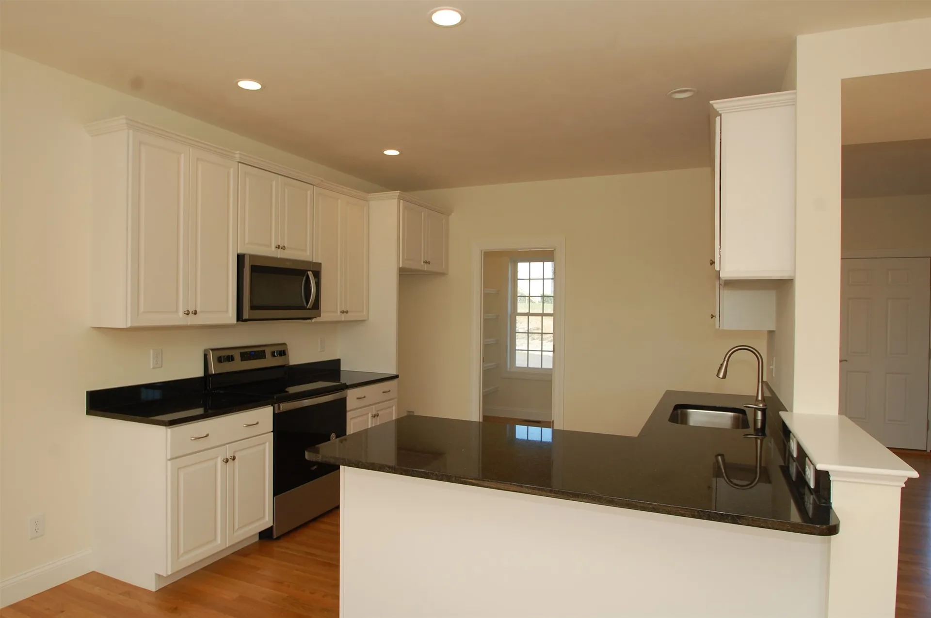 6 Sophie Circle Hooksett NH 03106