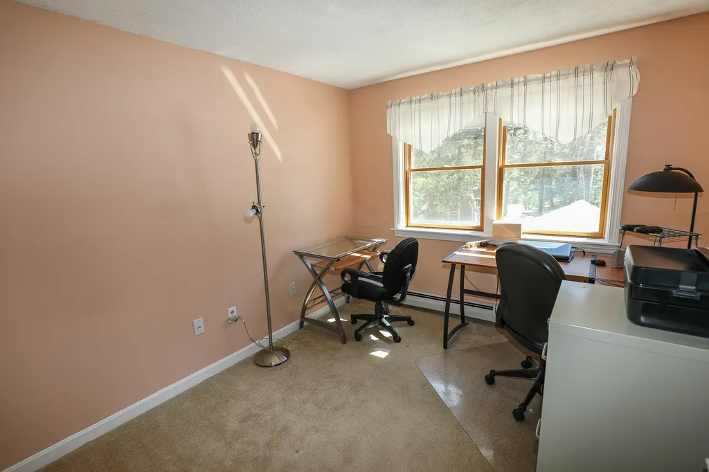 23 Windsor Boulevard Londonderry NH 03053