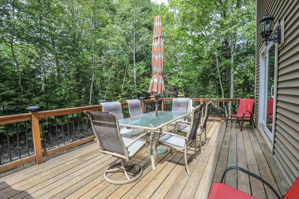 23 Windsor Boulevard Londonderry NH 03053