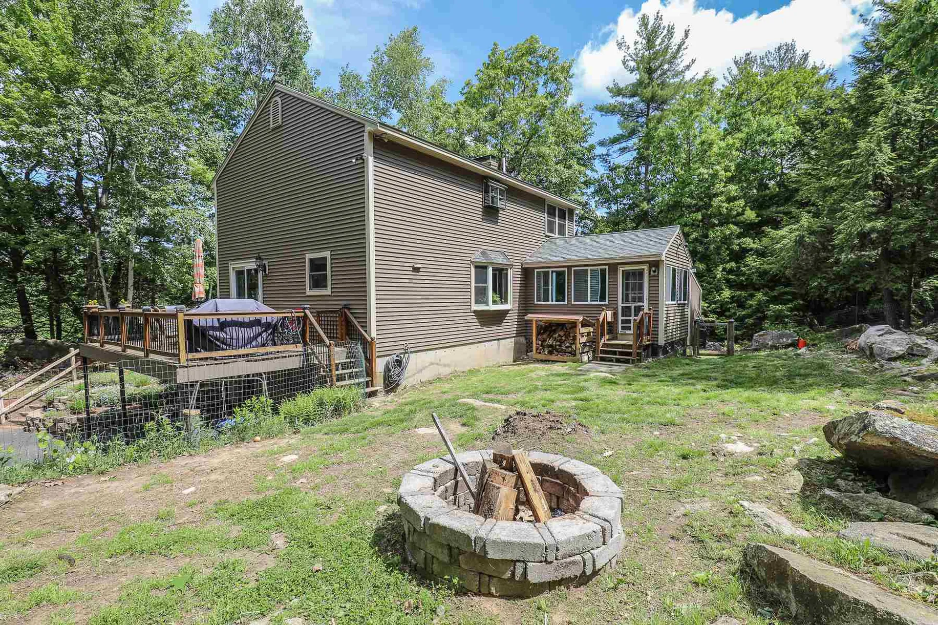 23 Windsor Boulevard Londonderry NH 03053