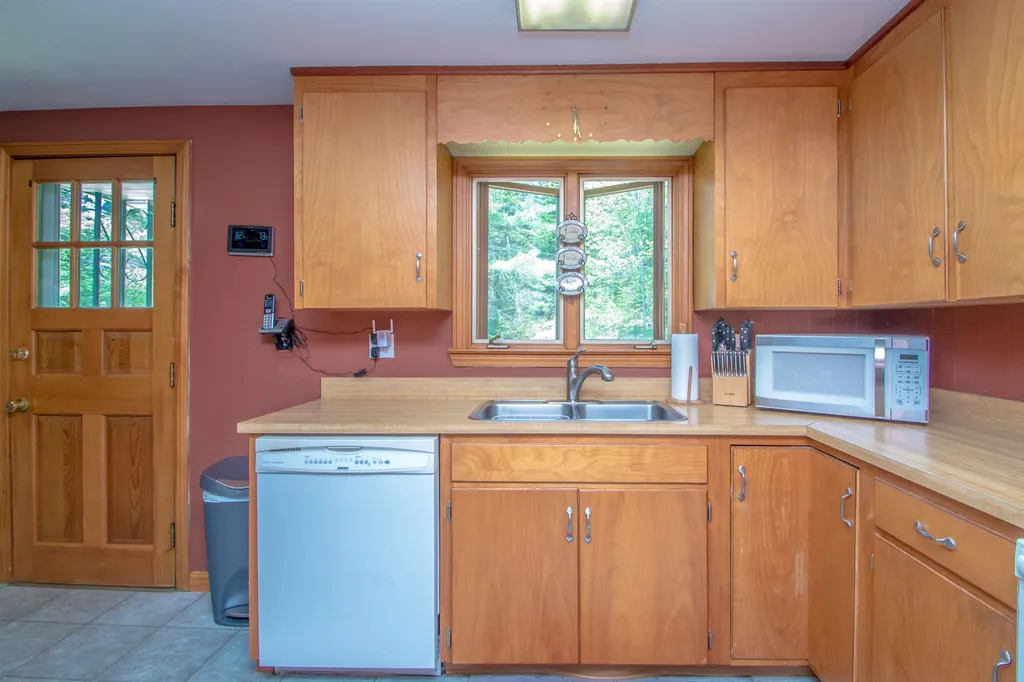 143 Jefferson Road Whitefield NH 03598