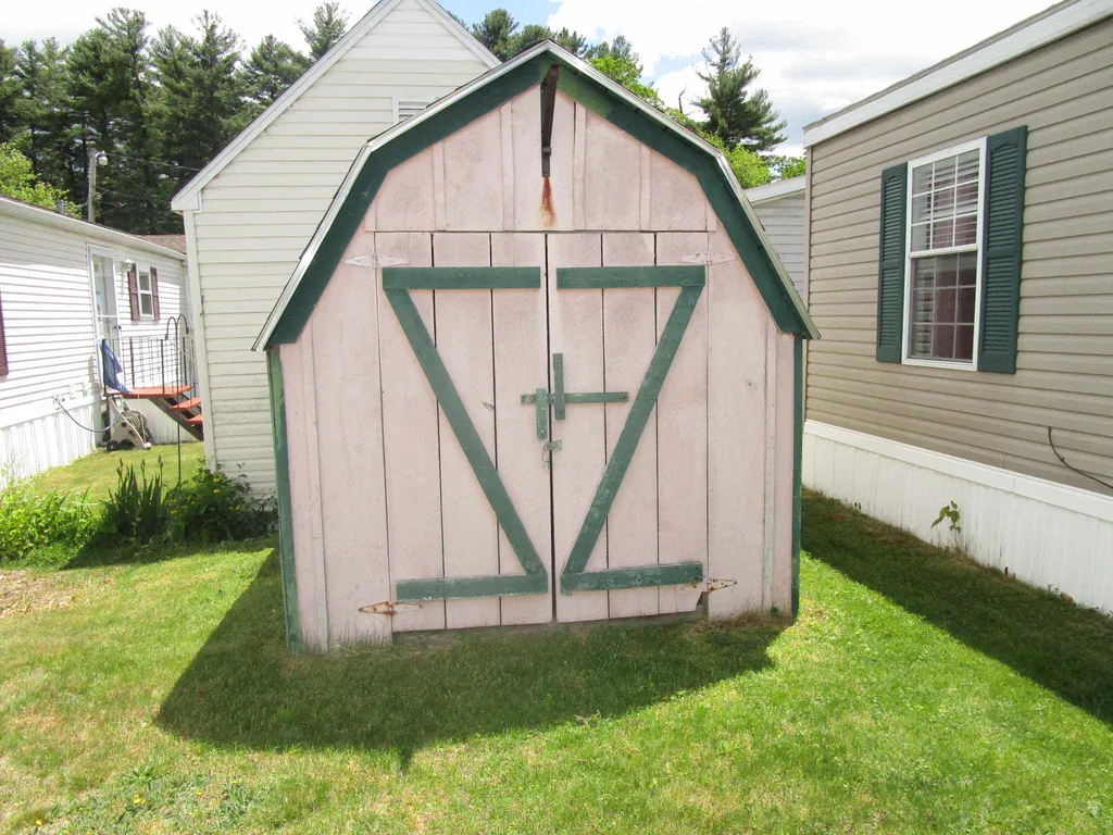 5 Village Lane Hudson NH 03051
