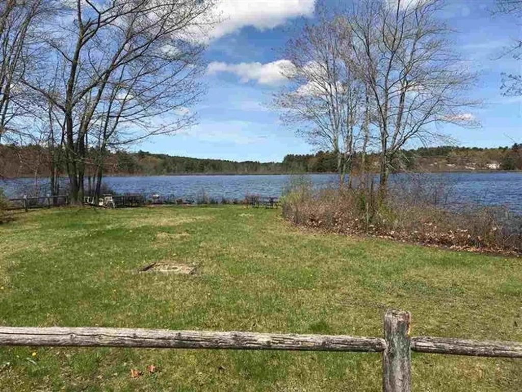 5 Village Lane Hudson NH 03051