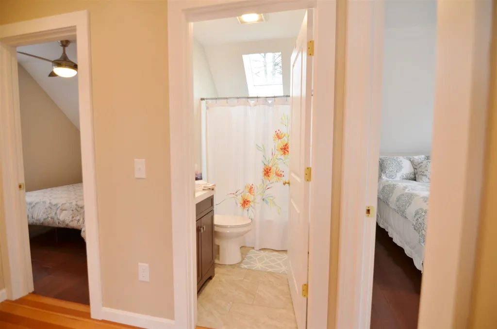 29 Maple Street Sunapee NH 03782