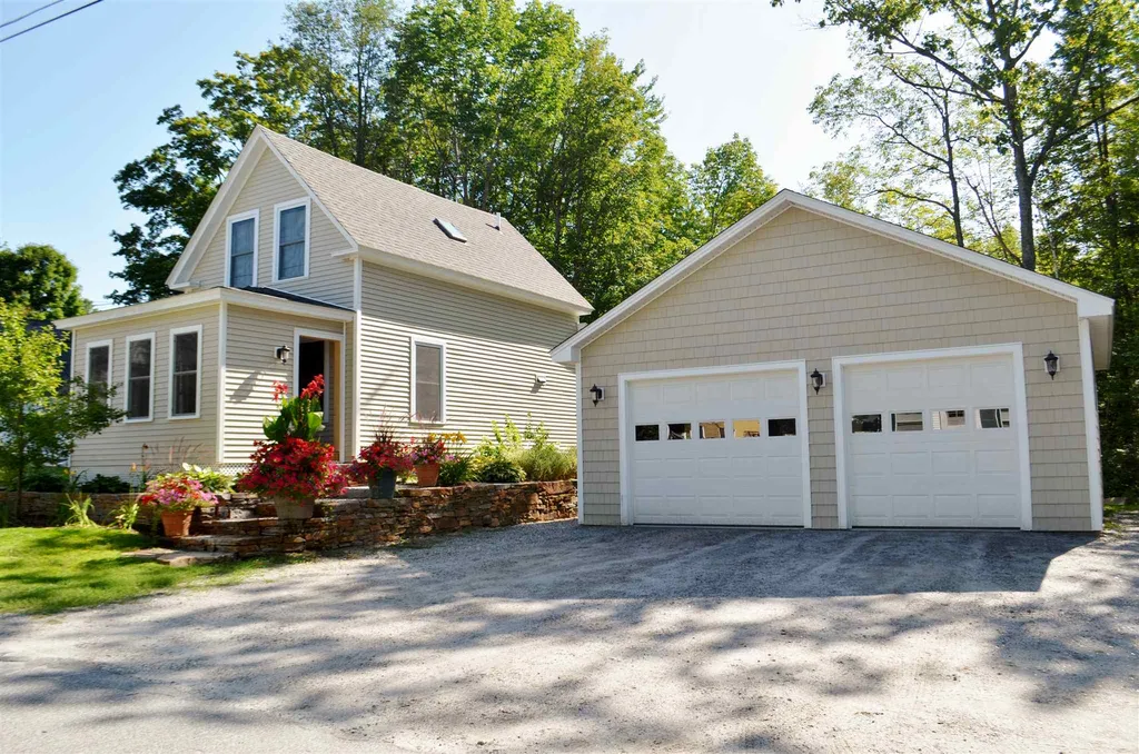 29 Maple Street Sunapee NH 03782