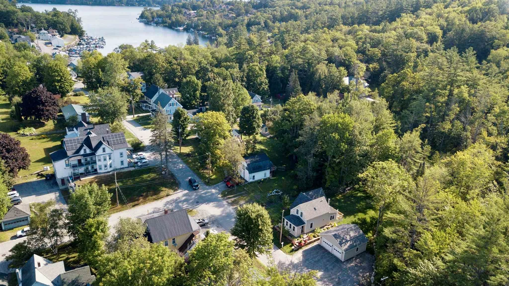 29 Maple Street Sunapee NH 03782