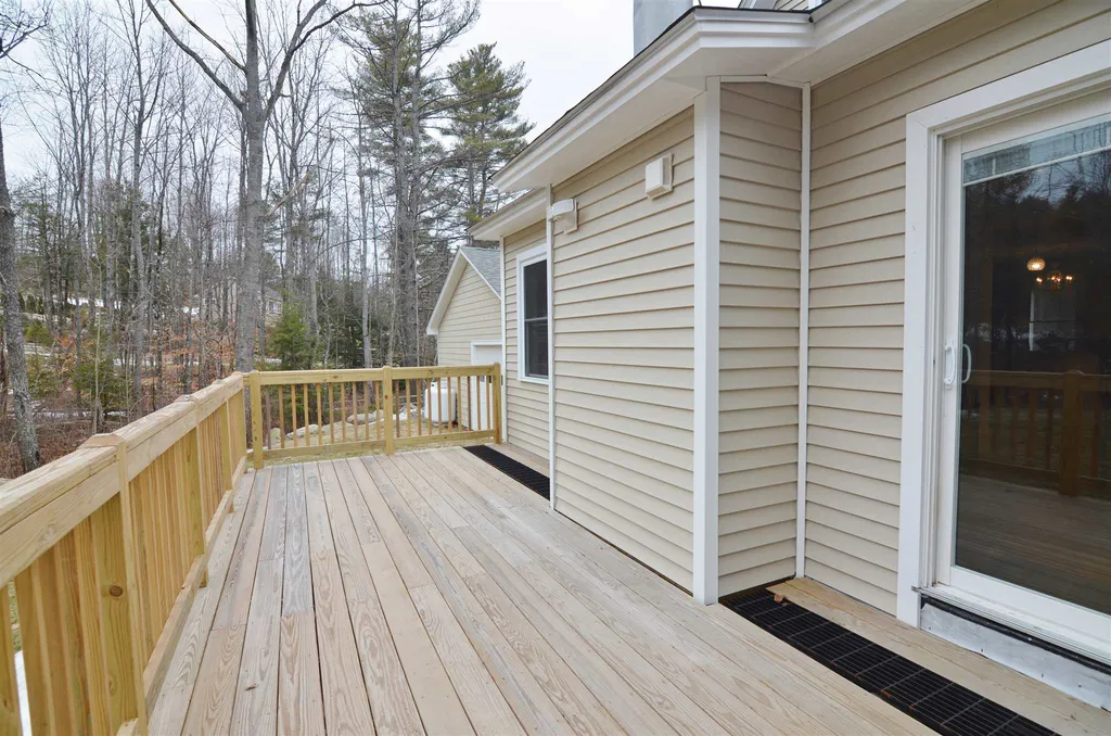 29 Maple Street Sunapee NH 03782