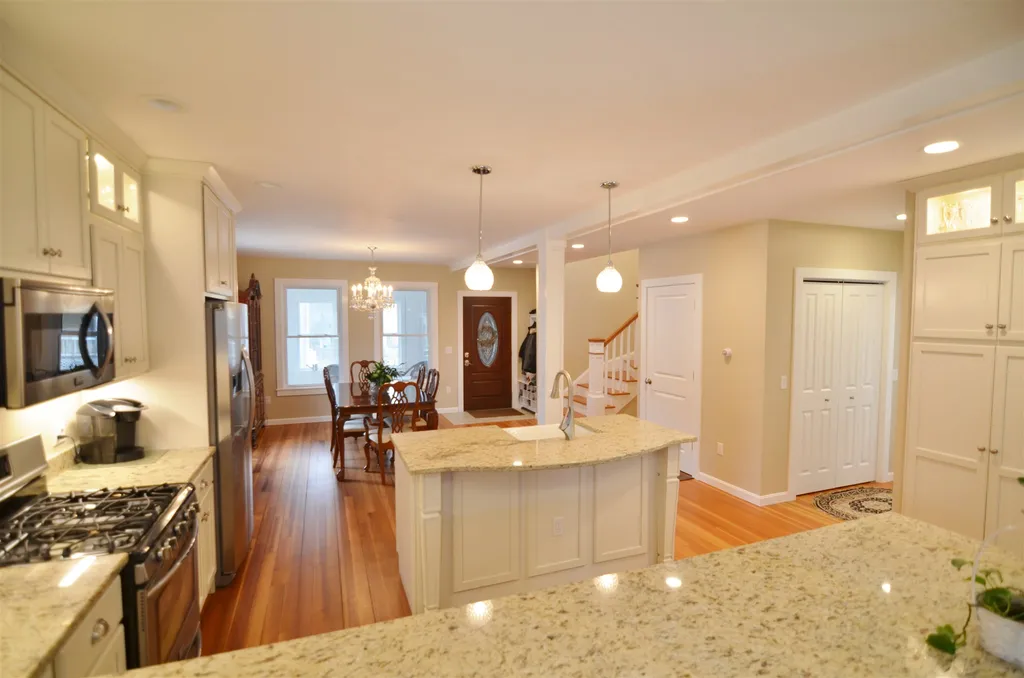 29 Maple Street Sunapee NH 03782