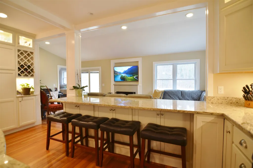29 Maple Street Sunapee NH 03782