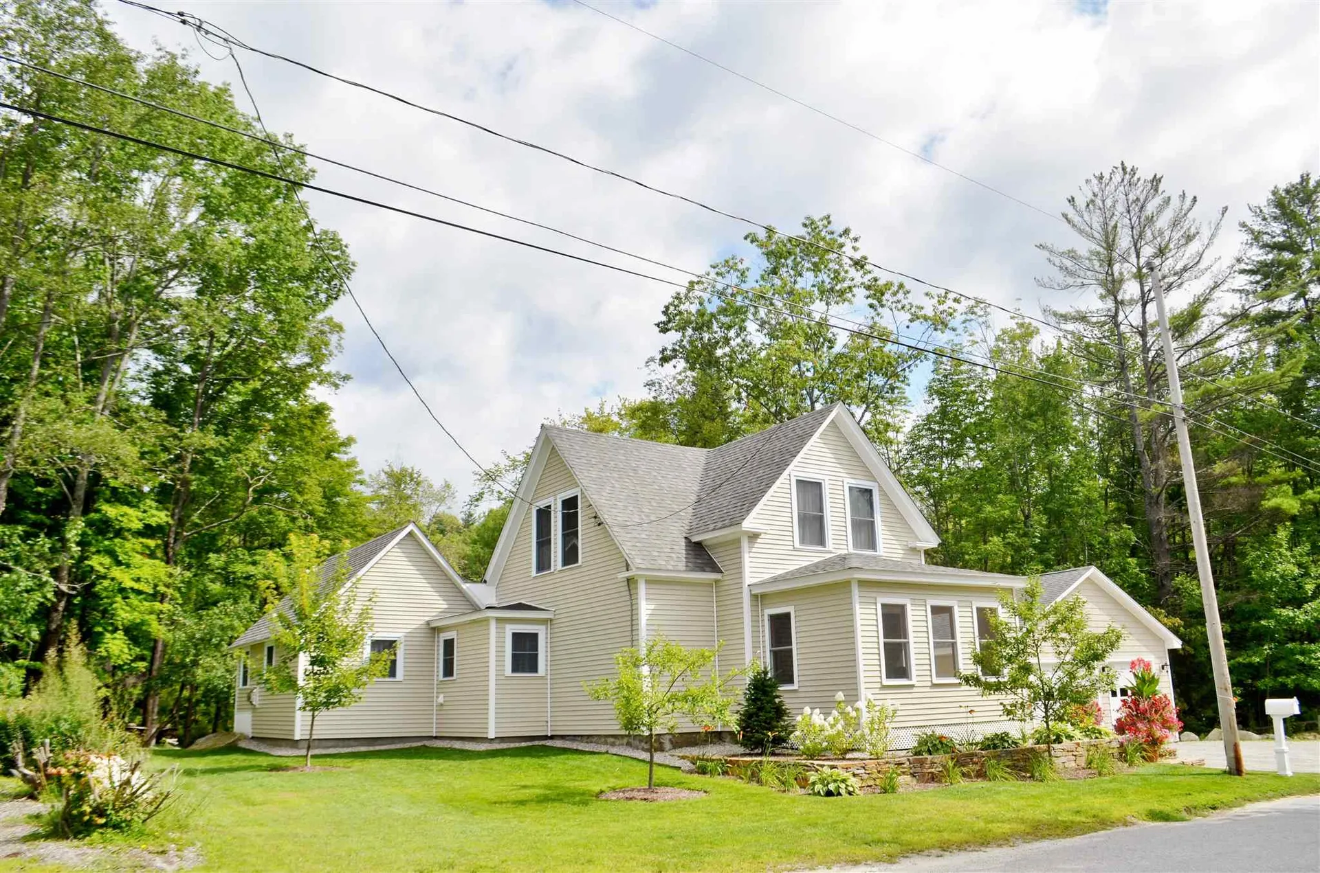 29 Maple Street Sunapee NH 03782