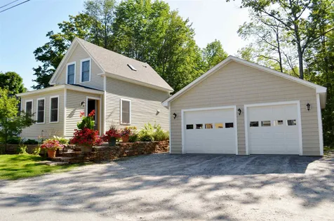 29 Maple Street Sunapee NH 03782