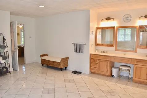 12 Candlewood Road Windham NH 03087
