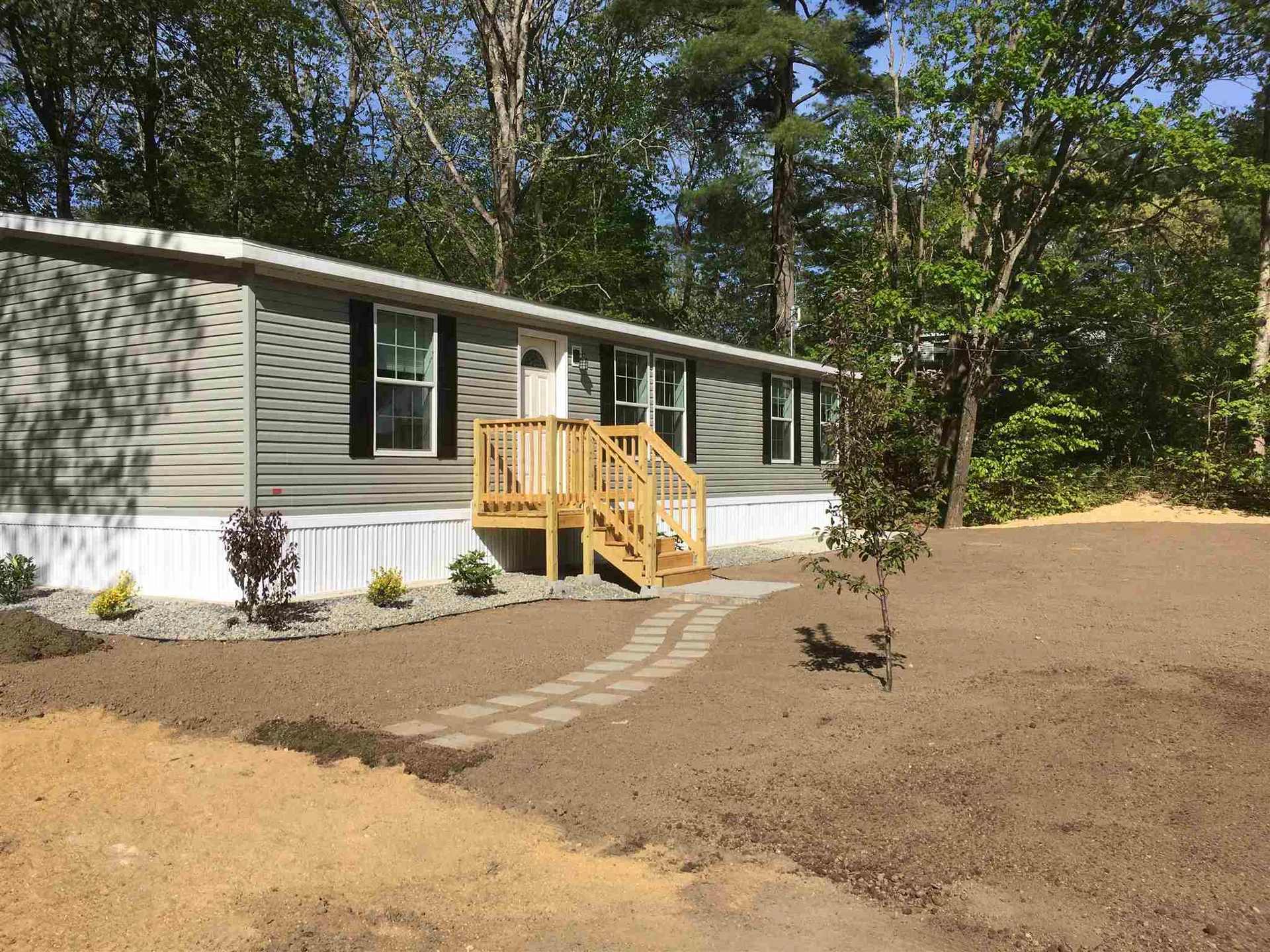 5 Phyllis Avenue Raymond NH 03077