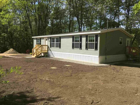 5 Phyllis Avenue Raymond NH 03077