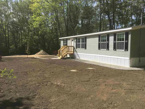 5 Phyllis Avenue Raymond NH 03077