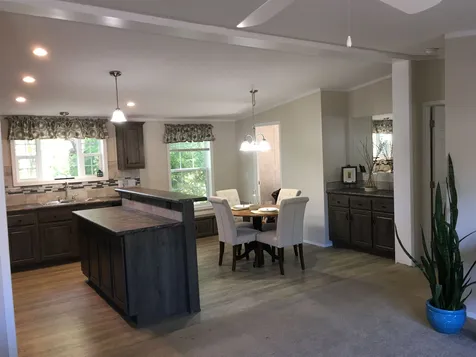 5 Phyllis Avenue Raymond NH 03077