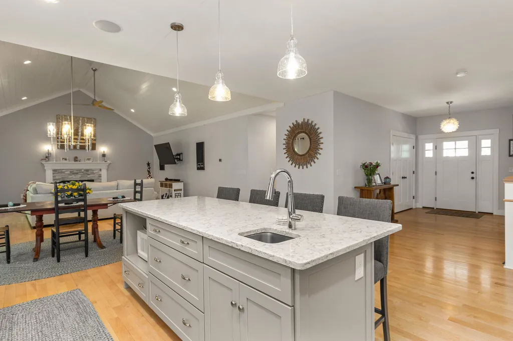 44 Labrador Lane Dover NH 03820