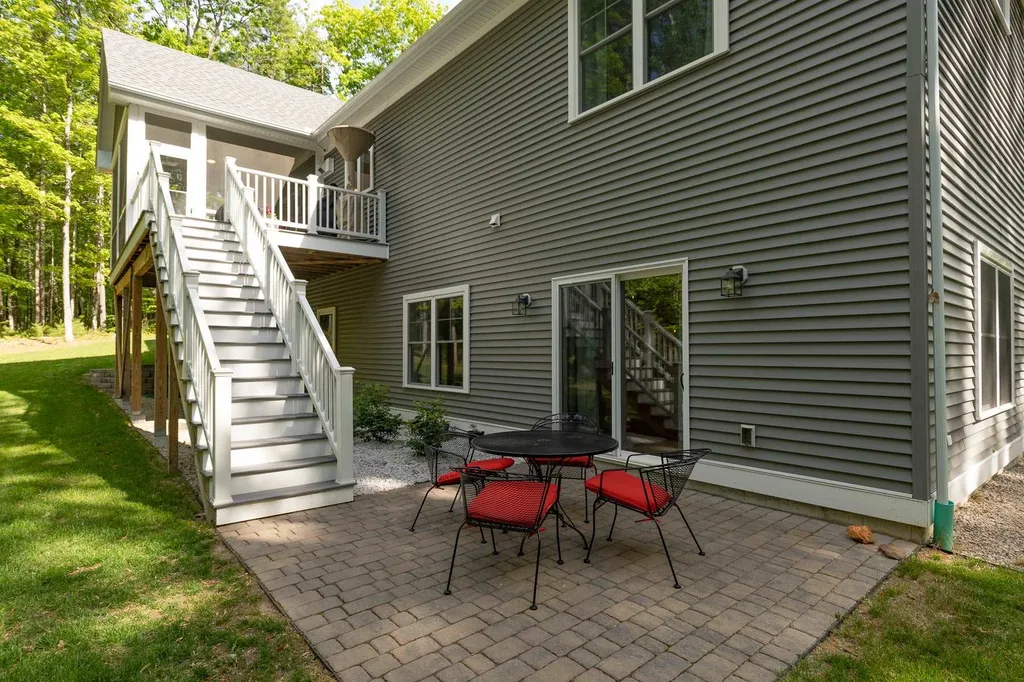 44 Labrador Lane Dover NH 03820