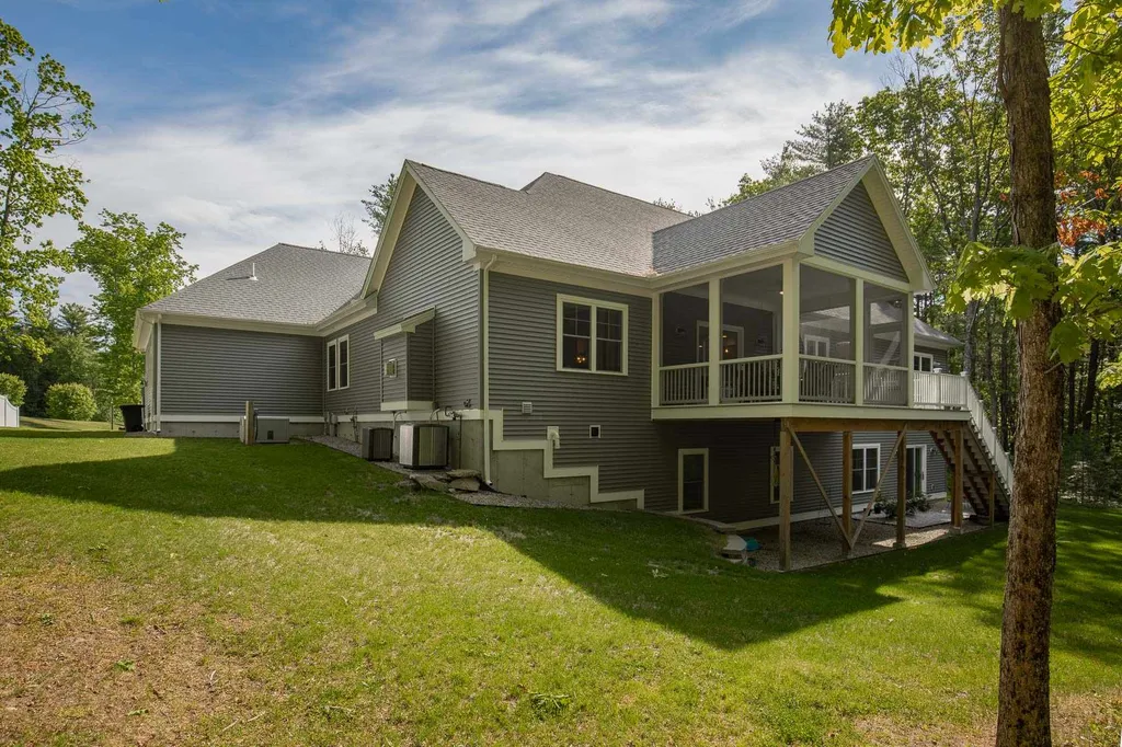 44 Labrador Lane Dover NH 03820