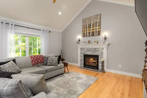 44 Labrador Lane Dover NH 03820