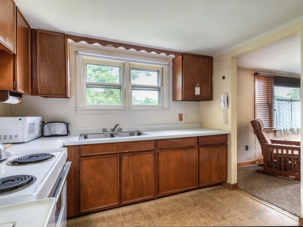 6 East Road Middlebury VT 05753