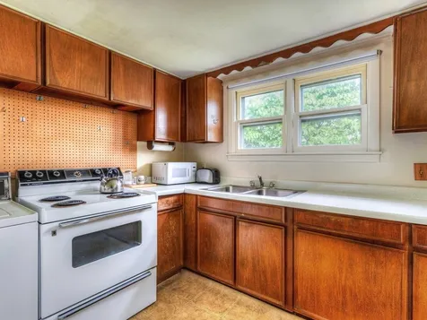 6 East Road Middlebury VT 05753