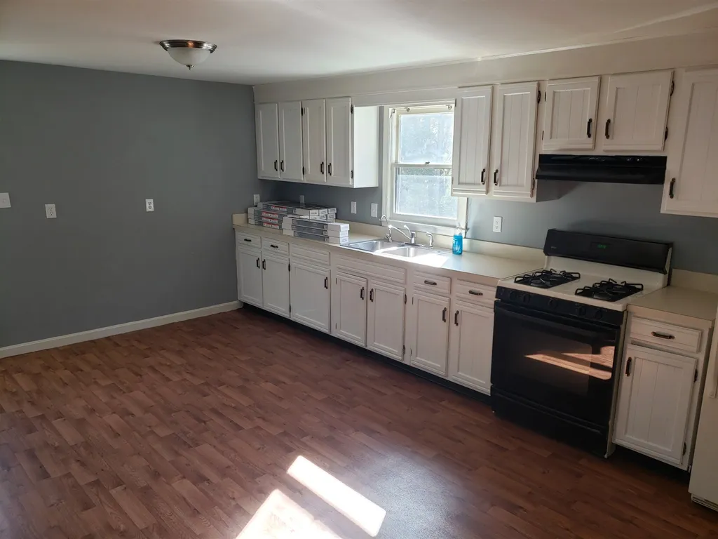 160A Greeley Street Hudson NH 03051
