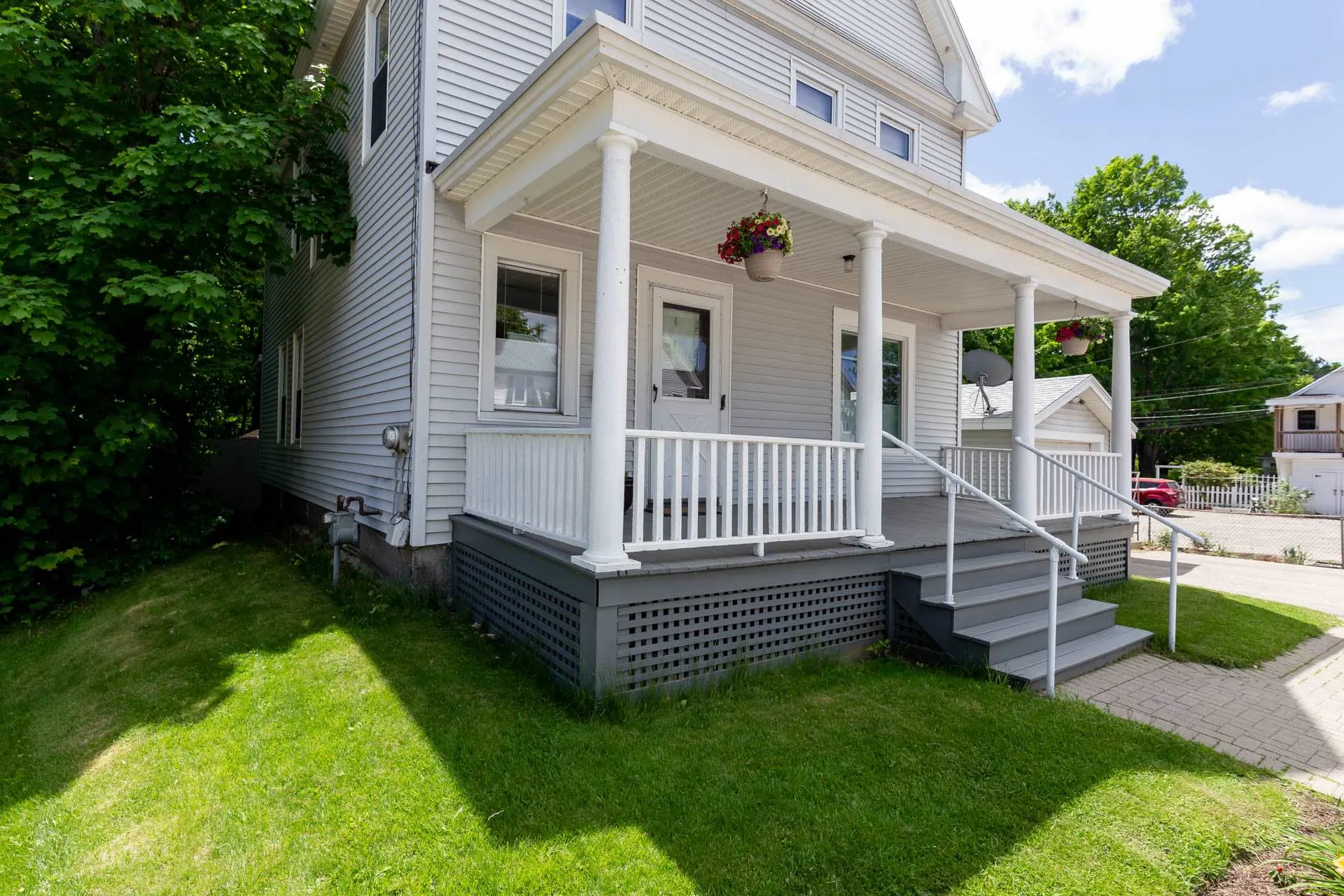 91 Oak Street Laconia NH 03246