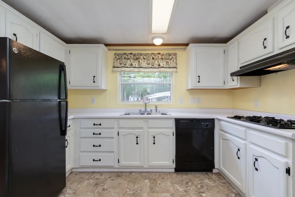 95 Gooseberry Circle Rochester NH 03867