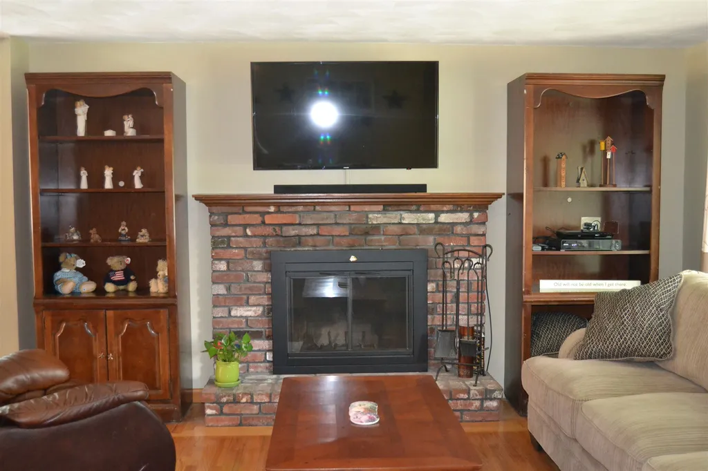 6 Birchwood Road Salem NH 03079