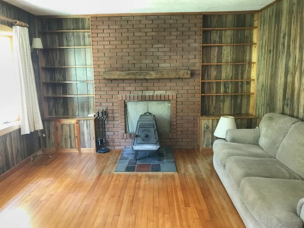 214 River Road Essex VT 05452