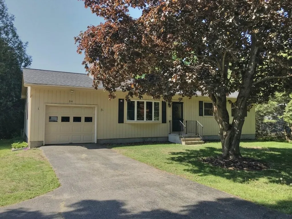 214 River Road Essex VT 05452
