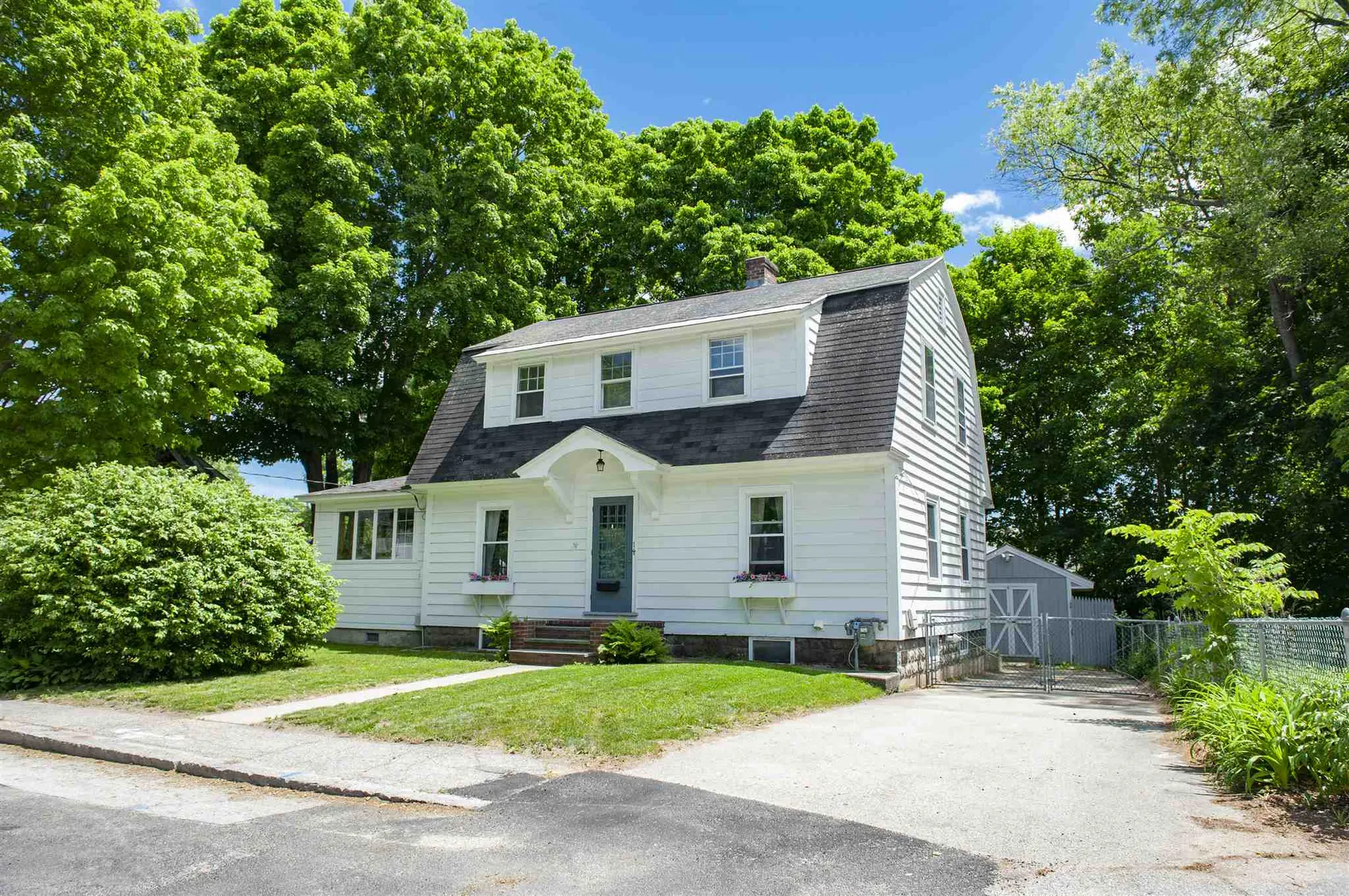 1 School Street Hudson NH 03051-4229