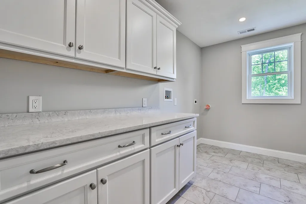 10 Burnham Road Windham NH 03087