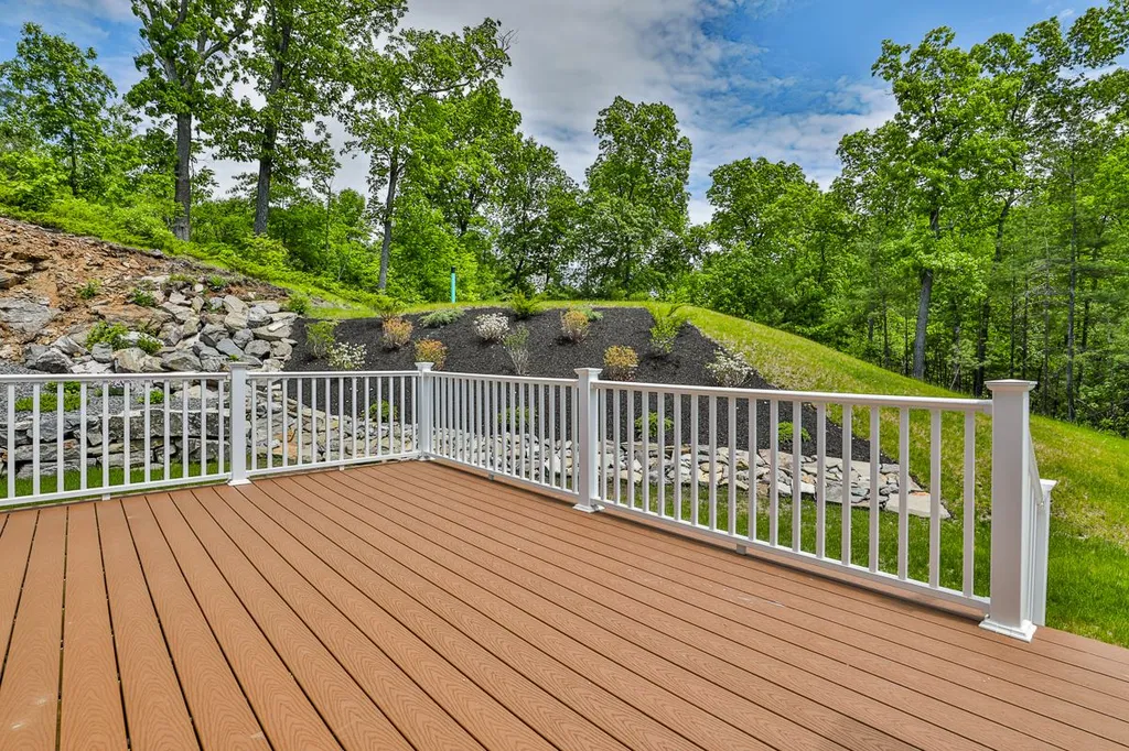 10 Burnham Road Windham NH 03087