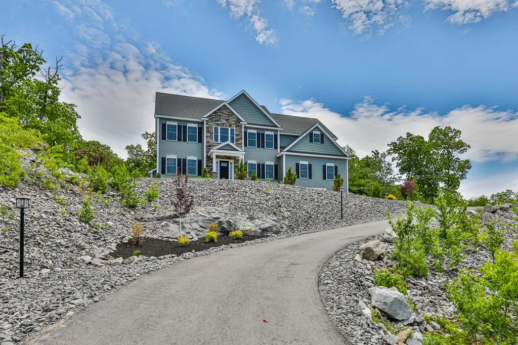 10 Burnham Road Windham NH 03087