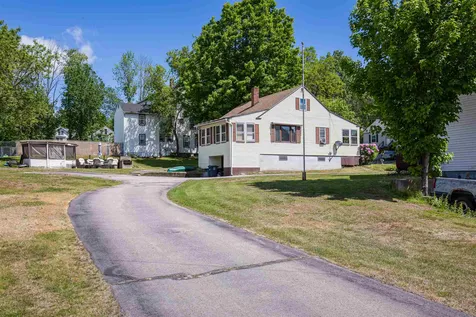 39 Turnpike Street Pembroke NH 03275