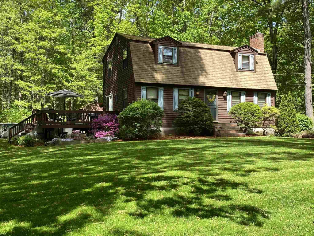 8 Emerald Drive Derry NH 03038