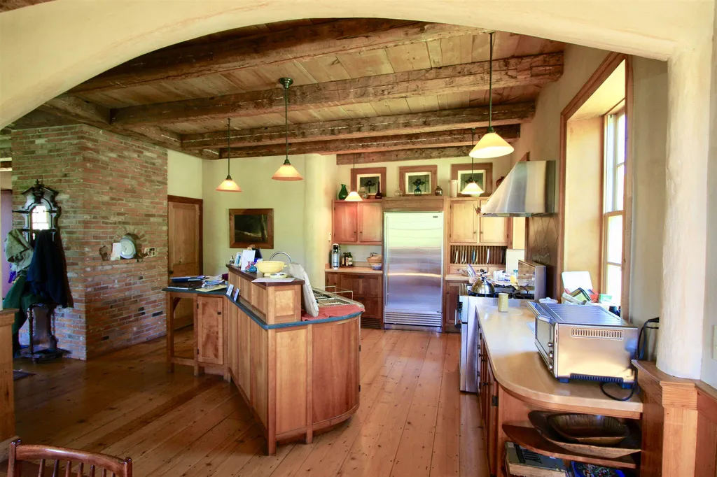 21 Burbank Crossover Road Chelsea VT 05038