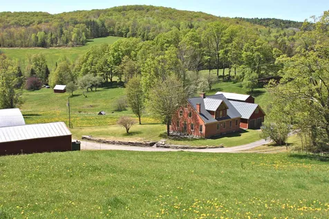 21 Burbank Crossover Road Chelsea VT 05038