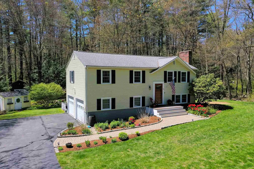 54 Haven Drive Auburn NH 03032