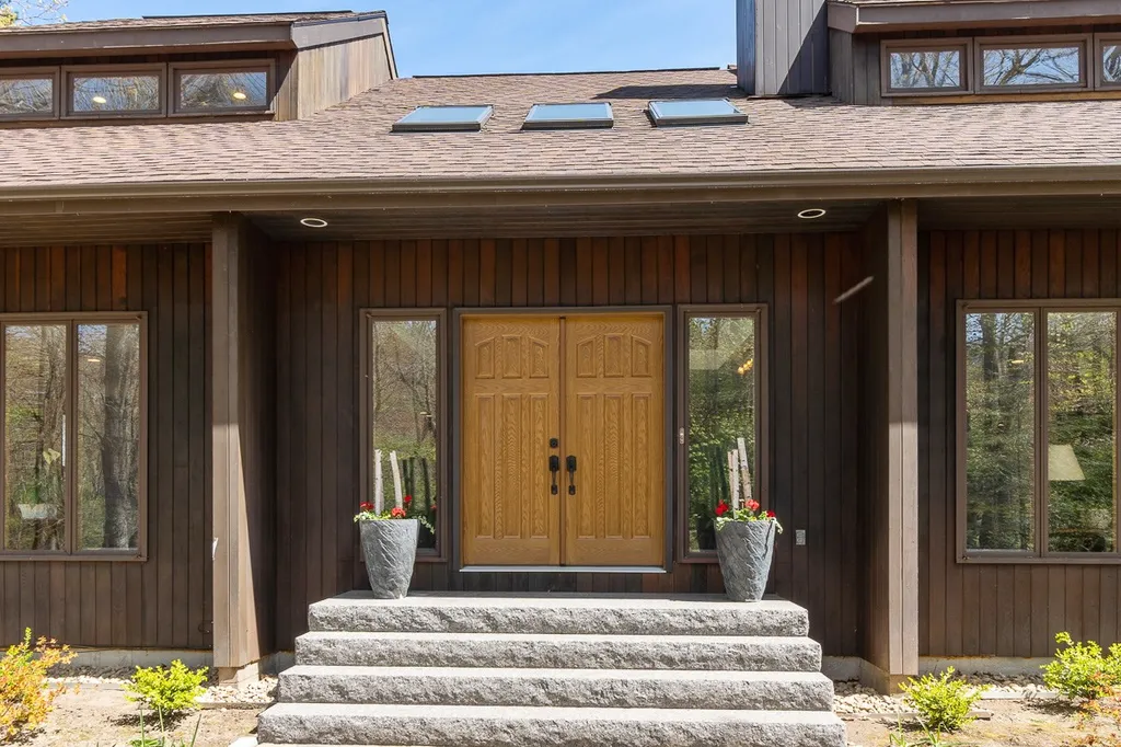 3 Colchester Road Windham NH 03087